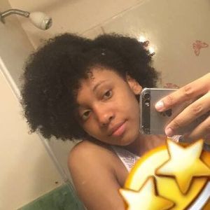 Meet your Posher, Abbi